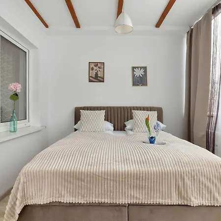 Jasny W Centrum By Renters *