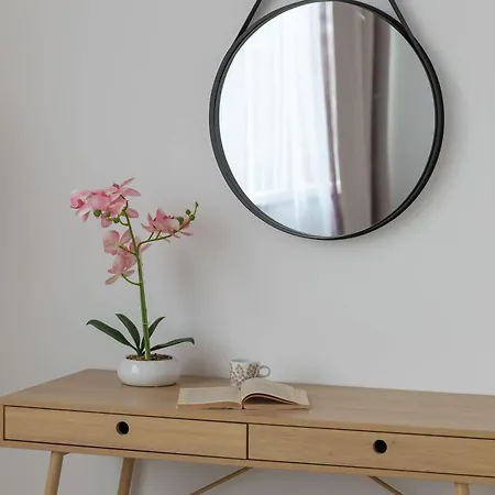 Jasny W Centrum By Renters Apartman *