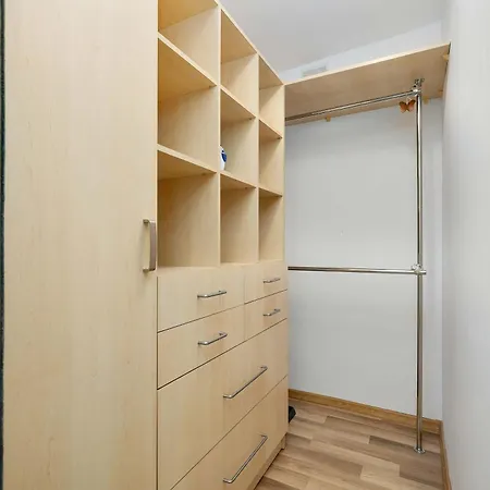 Jasny W Centrum By Renters Apartman *